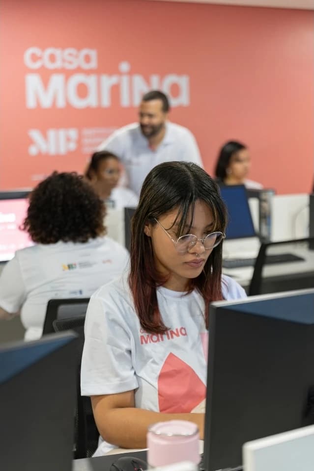Aluna na aula de IA & Programação da Casa Marina em Belo Horizonte