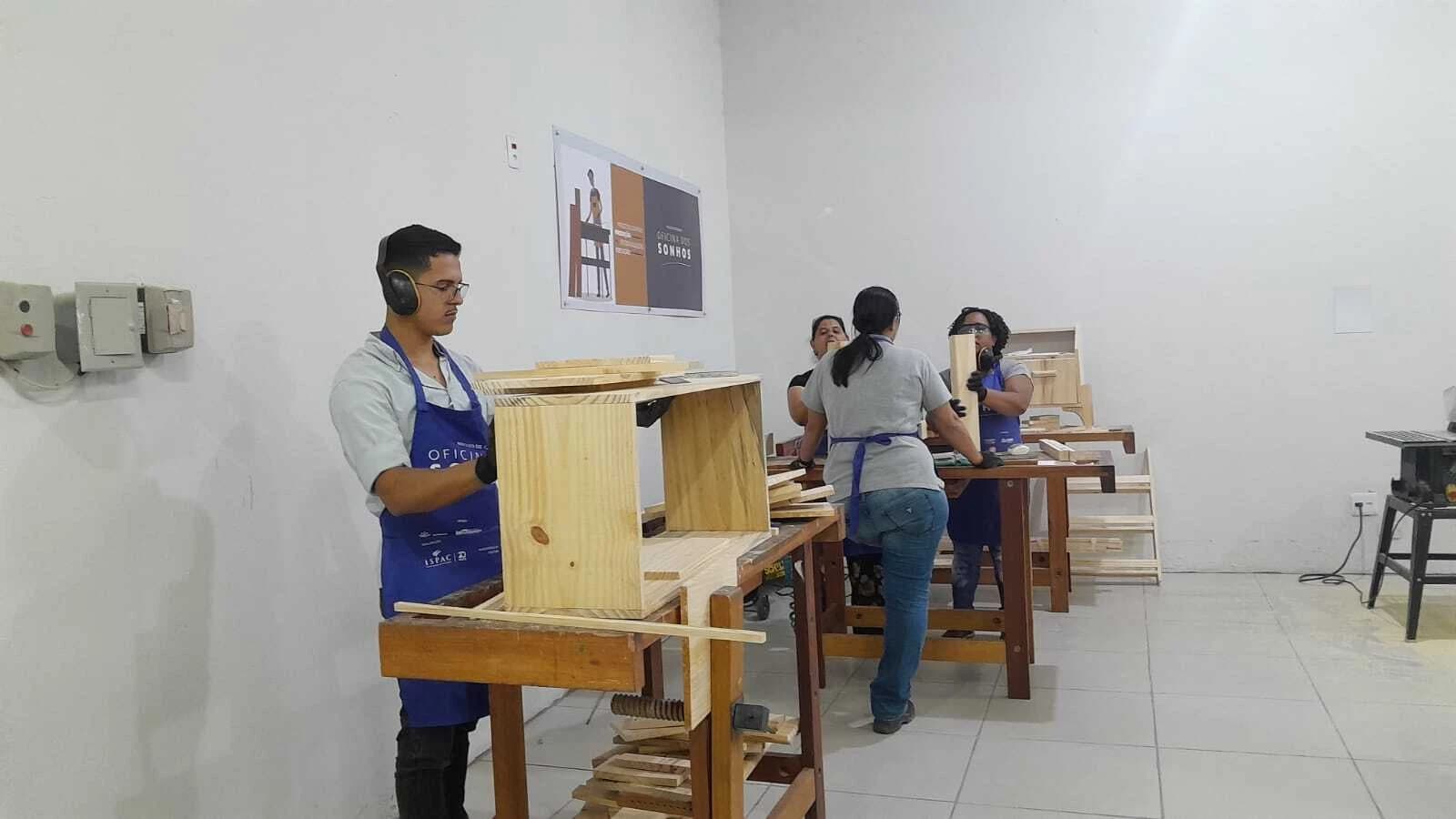 Oficina prática do projeto Oficina dos Sonhos em Barão de Cocais