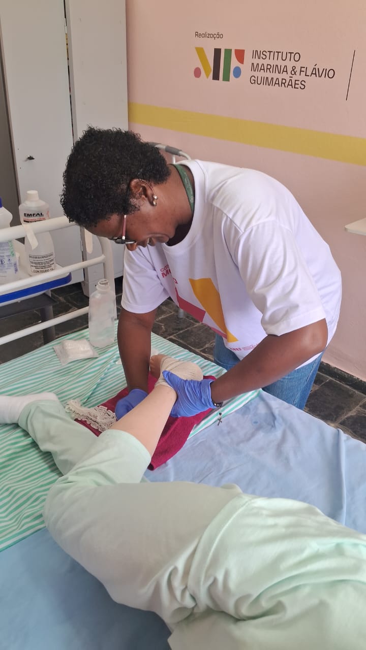 Capacitação prática para acompanhante hospitalar e acolhimento humanizado