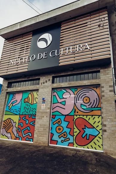 Fachada colorida do Núcleo de Cultura Diadema